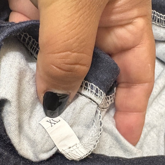 Colorful Women's Top with Starry Christmas design size XL - Picture 6 of 6